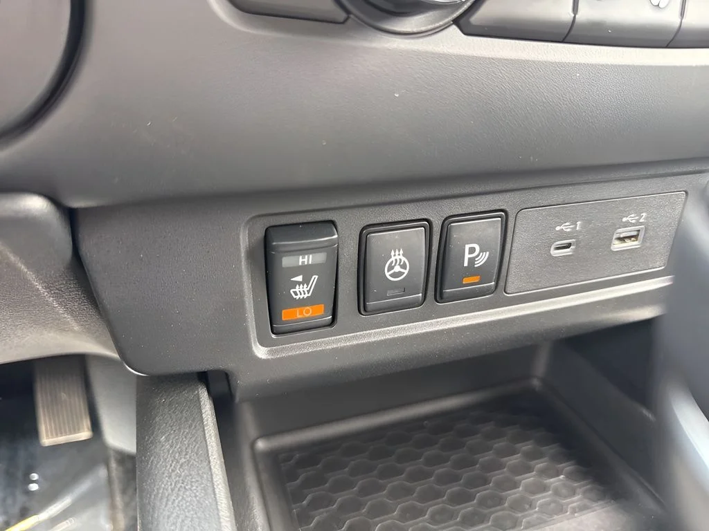 Used 2024 White Nissan SV image 18