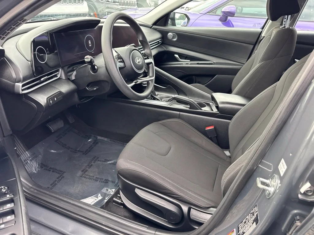 Used 2024 Gray Hyundai SEL image 5