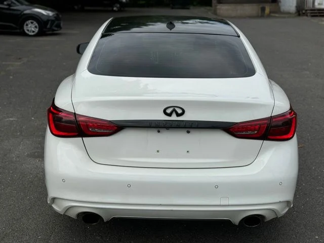 Used 2023 White INFINITI LUXE image 6