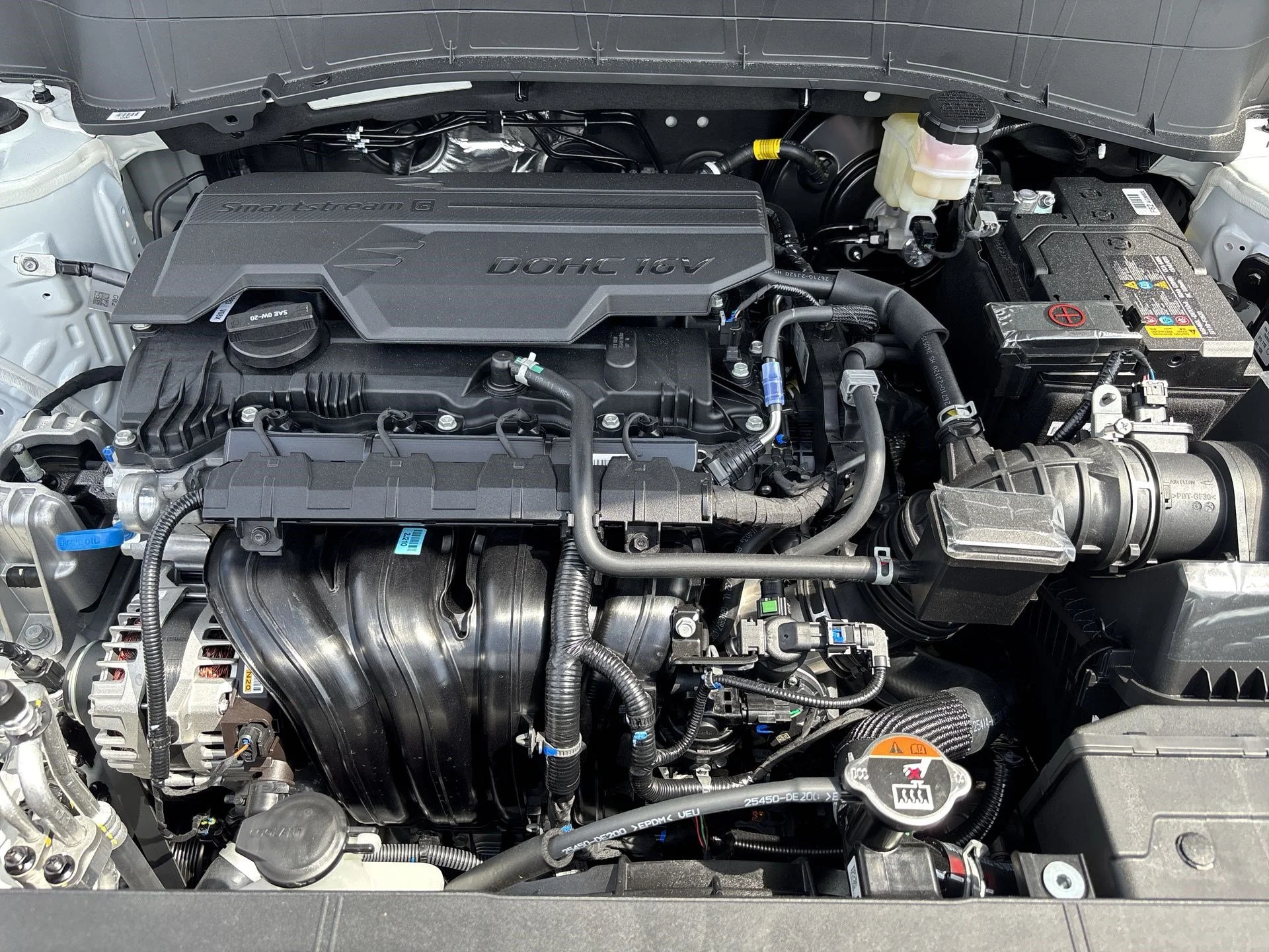 New 2027 Snow White Pearl Kia LX image 10
