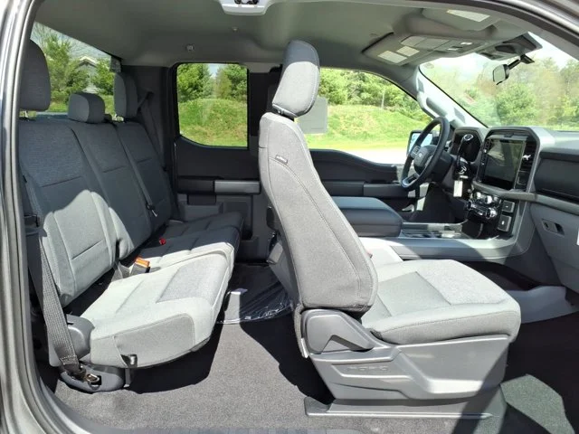 New 2026 Carbonized Gray Metallic Ford XLT image 33
