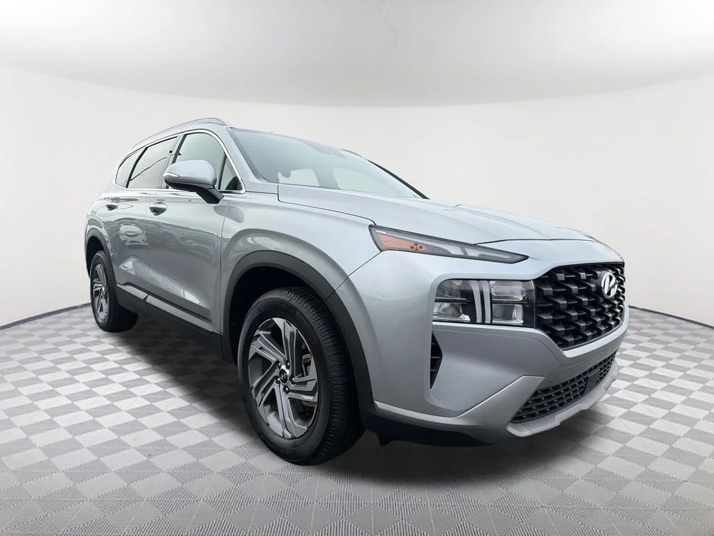Used 2023 Silver Hyundai SEL image 3