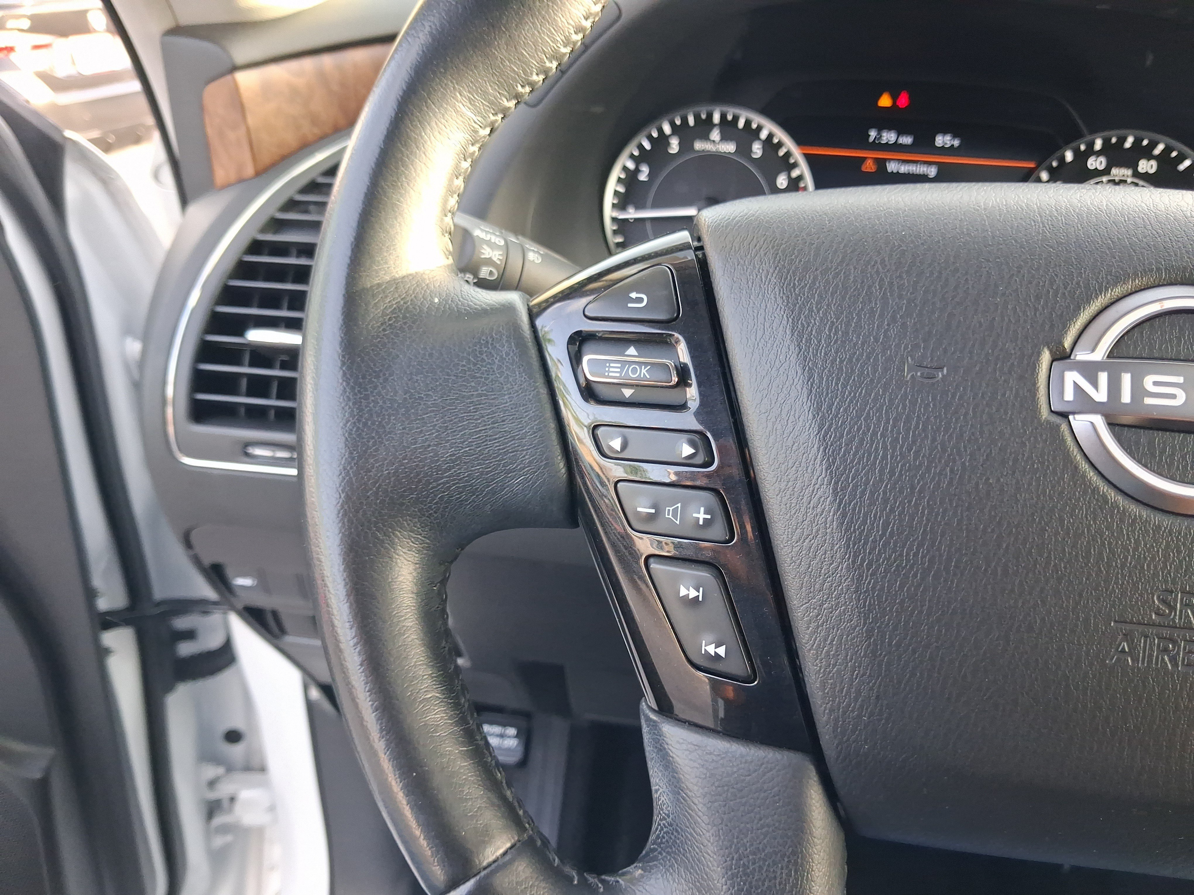 Certified Used 2022 White Nissan SL image 20