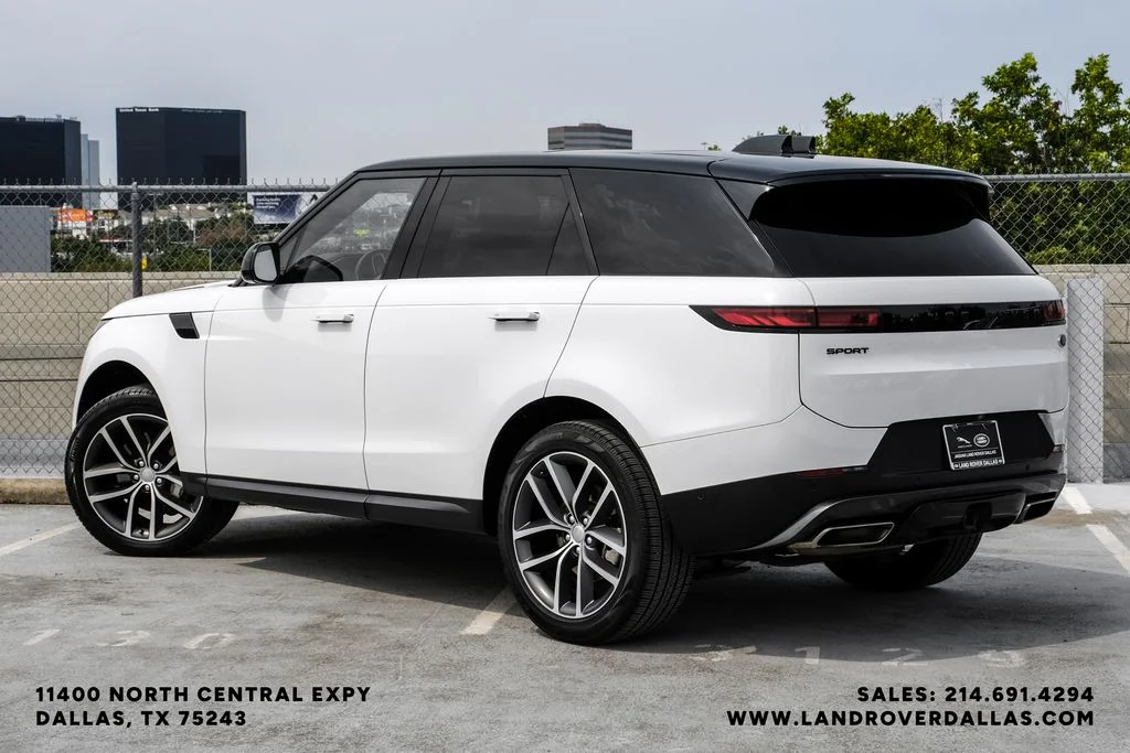 Used 2023 Fuji White Land Rover SE image 12