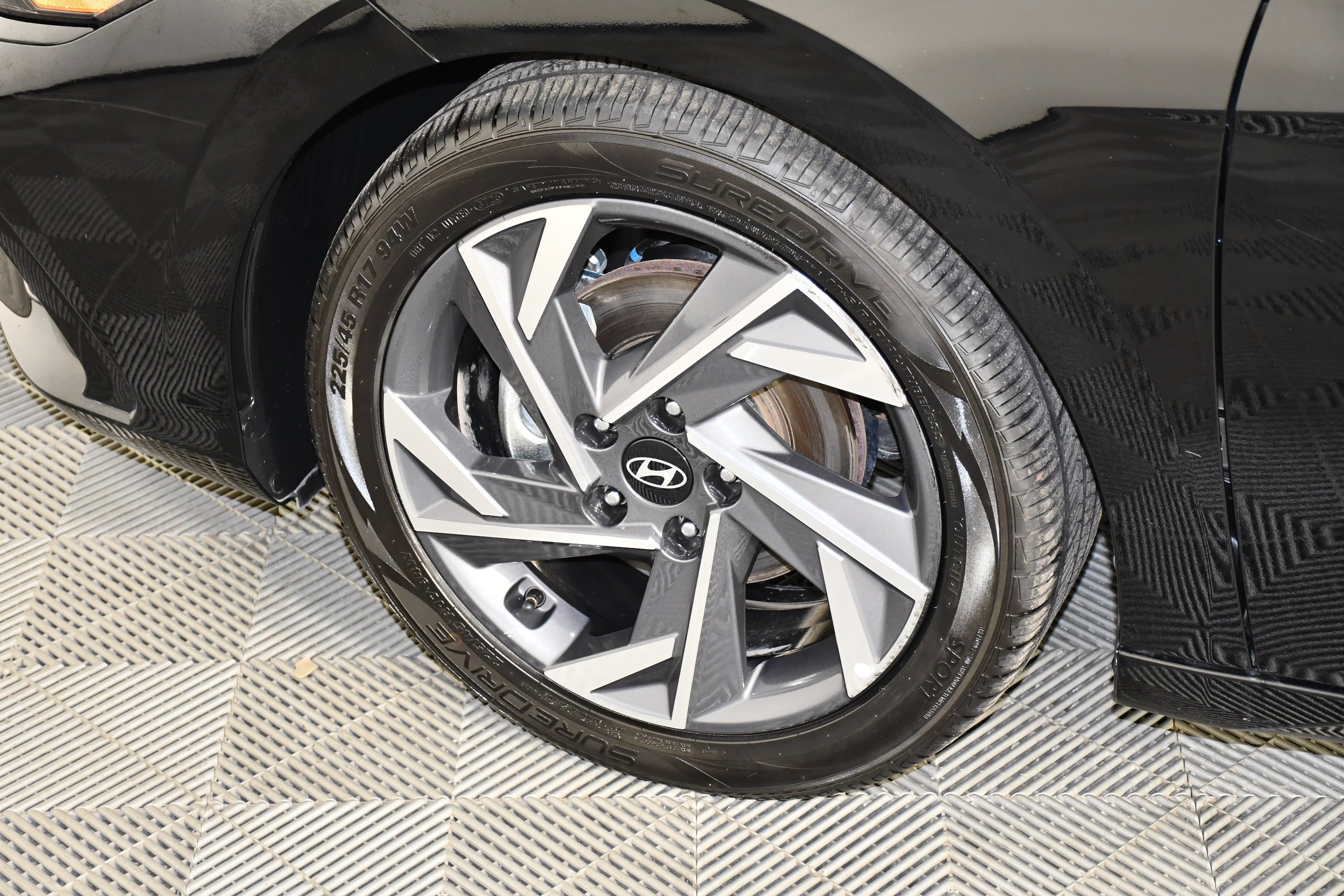 Used 2025 Abyss Black Hyundai Limited image 39