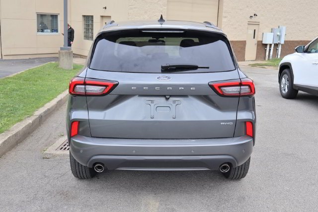 Used 2023 Gray Metallic Ford ST-Line image 4