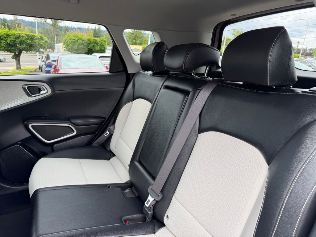 Used 2023 Surf Blue w/Black Roof Kia GT-Line image 29