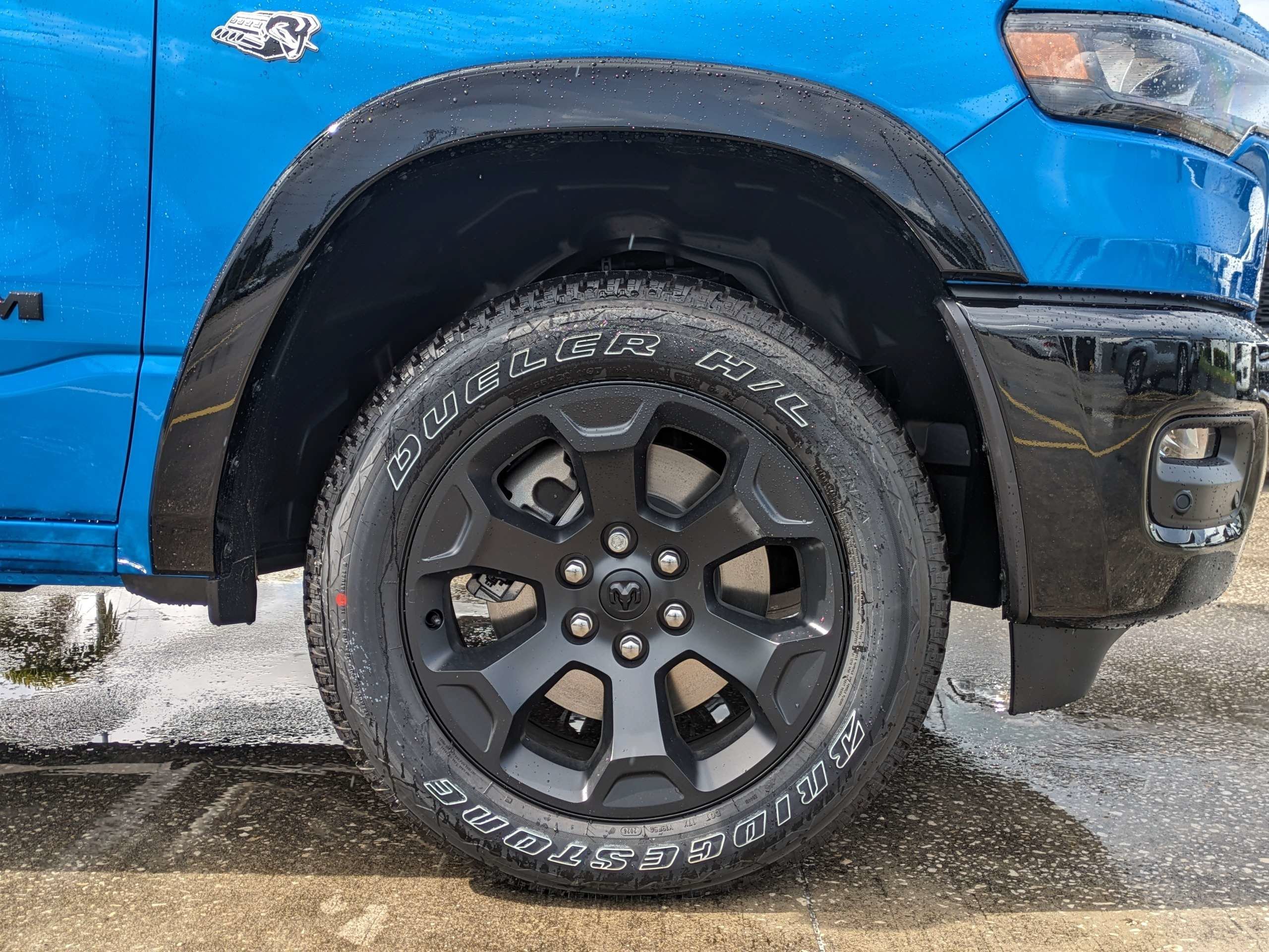 New 2026 Hydro Blue Pearl-Coat Exterior Paint RAM Big Horn/Lone Star image 10