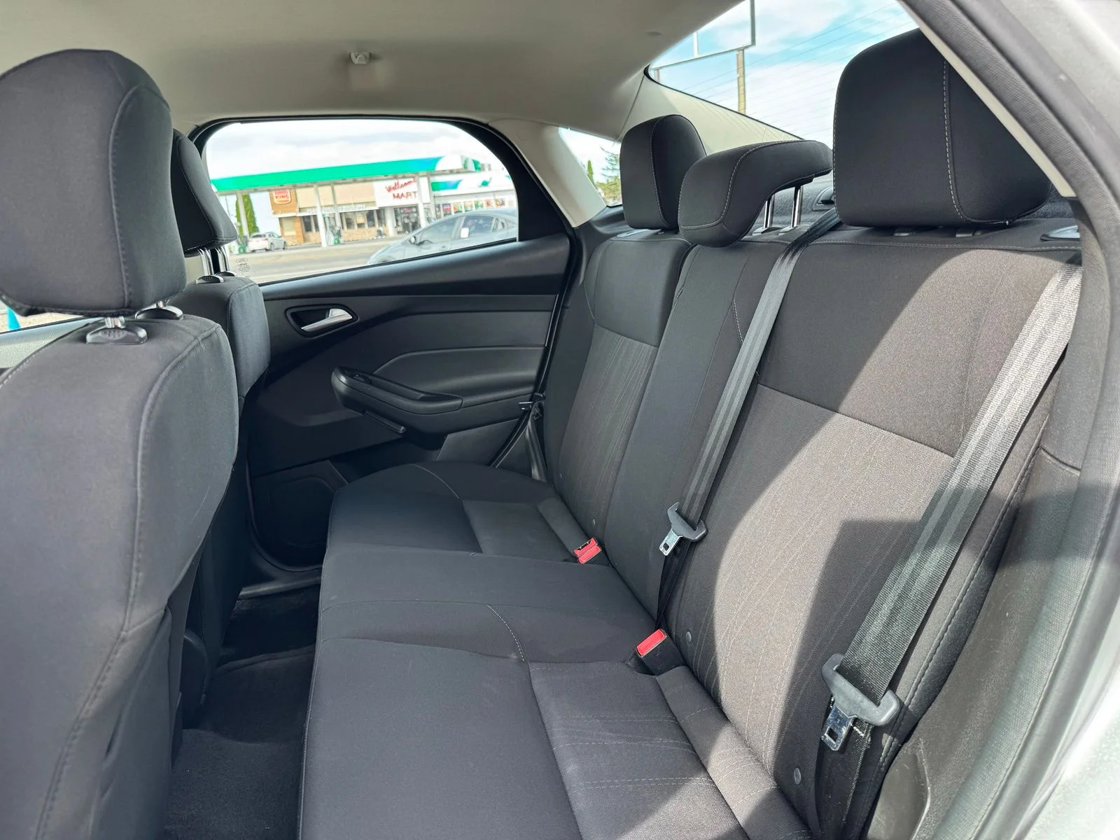 Used 2017 Silver Ford SE image 25