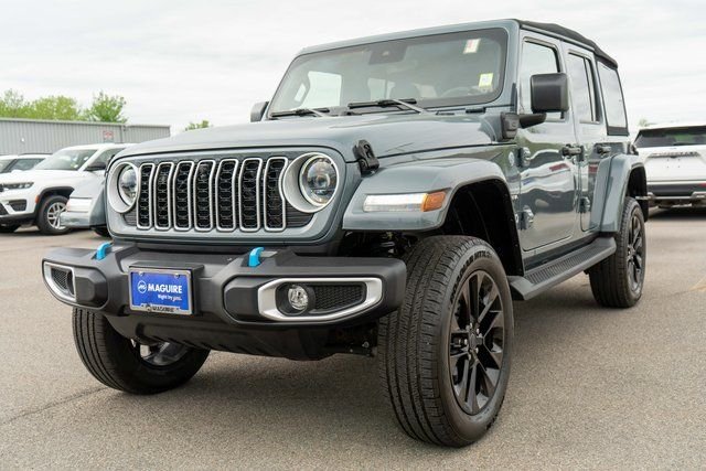 Used 2024 Gray Jeep Sahara 4xe image 2