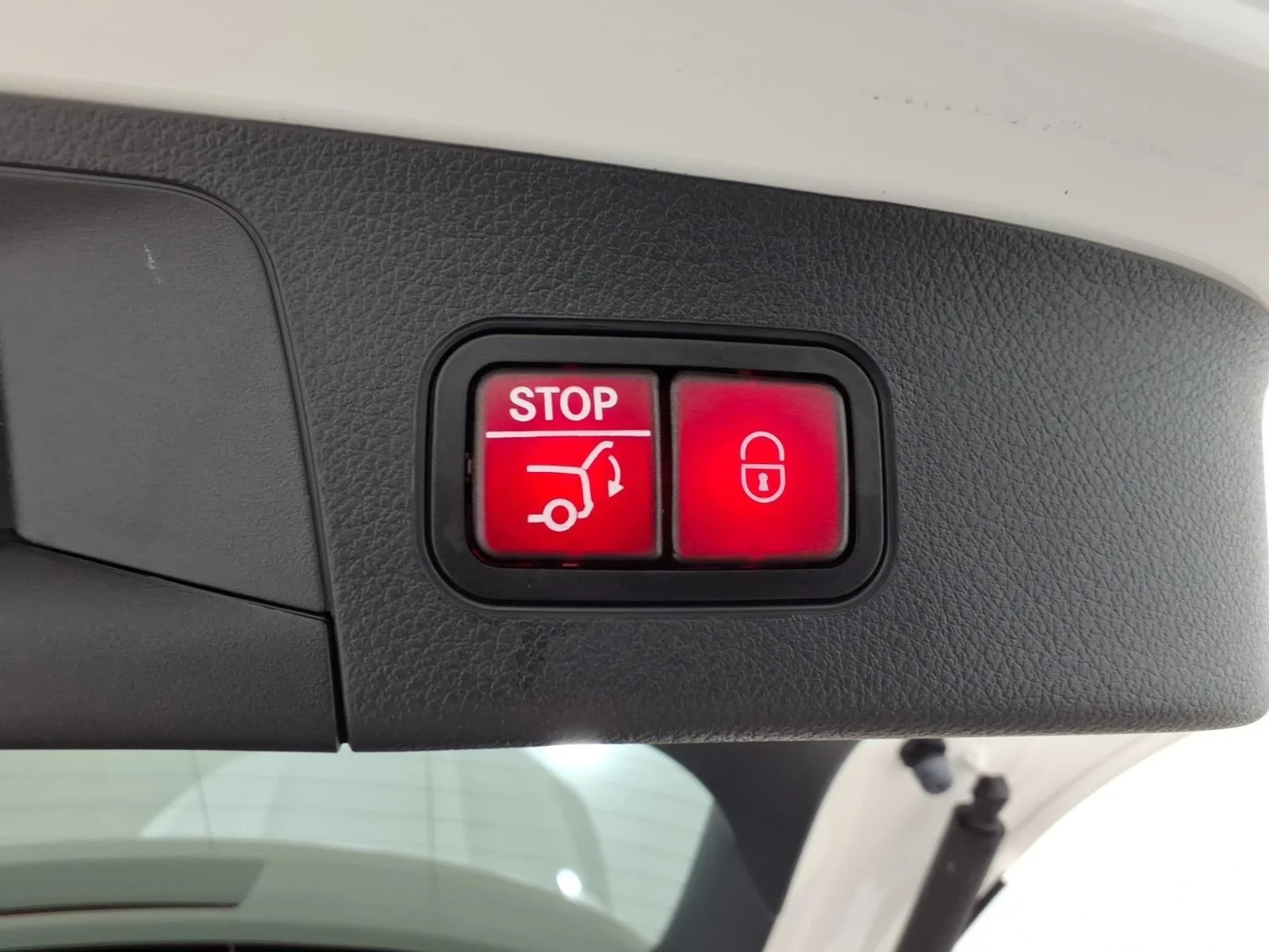 Used 2025 Polar White Mercedes-Benz GLA 250 image 28