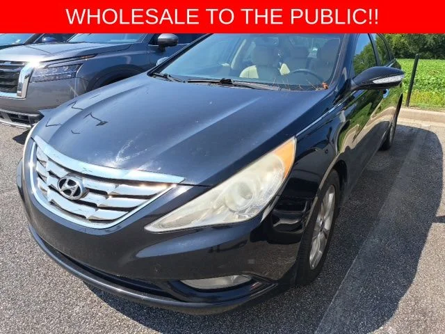 Used 2013 Black Hyundai Limited image 2
