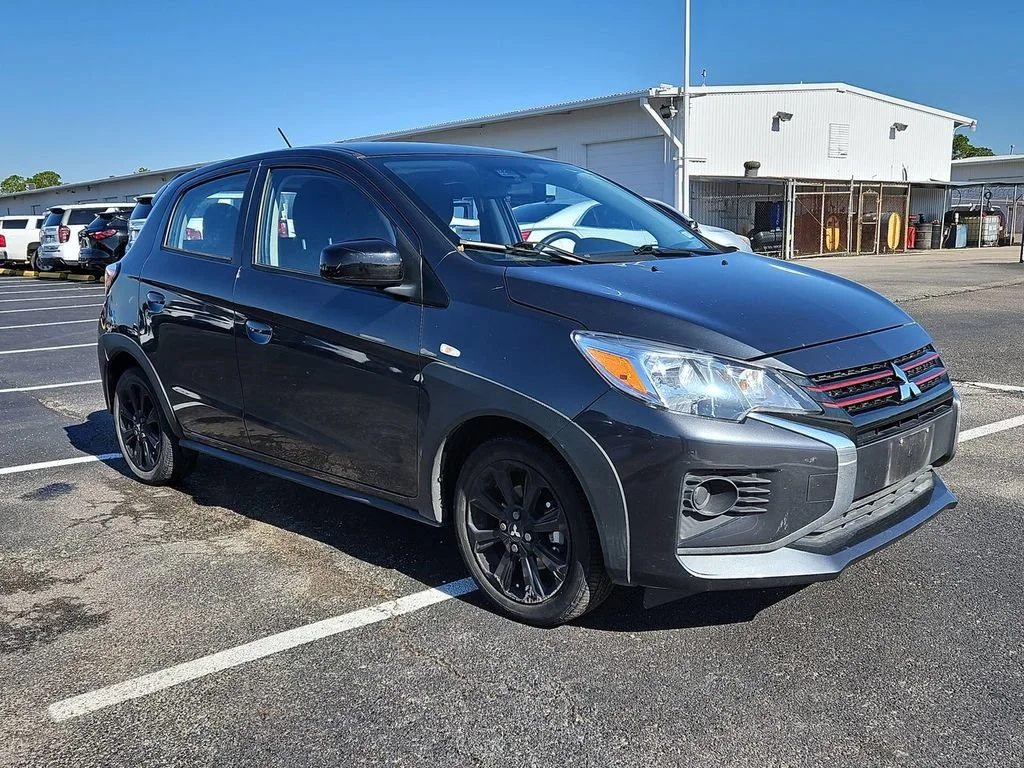 Used 2024 Gray Mitsubishi Black Edition image 19