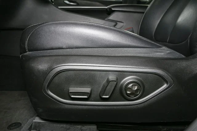 Used 2023 Orange Jeep Limited image 44