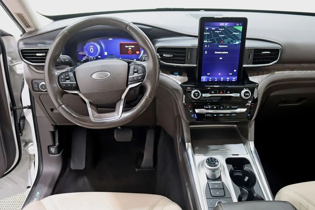Used 2022 White Ford Platinum image 13