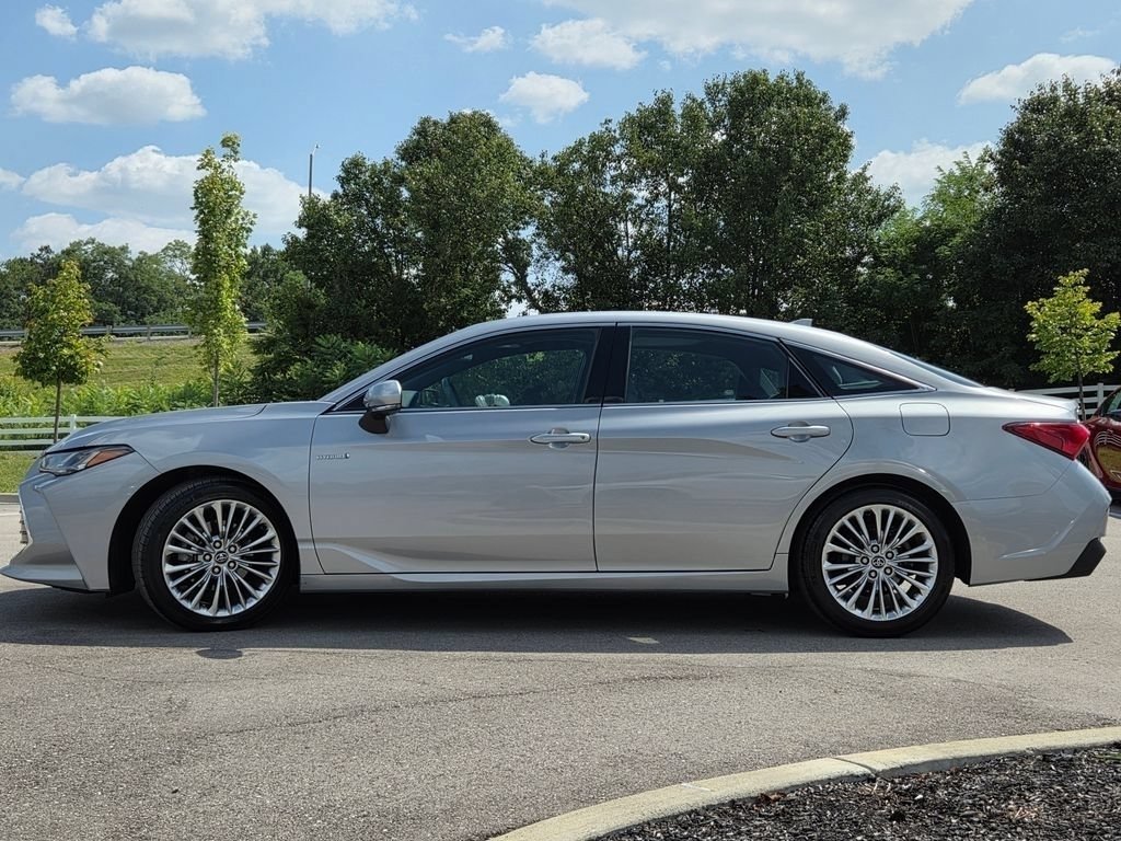 Used 2020 Celestial Silver Metallic Toyota Hybrid Limited image 27