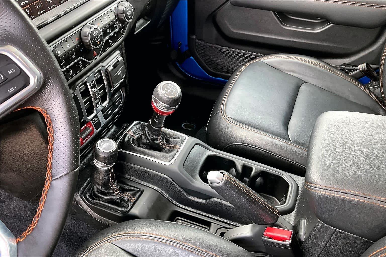 Used 2022 Hydro Blue Pearlcoat Jeep Mojave image 17