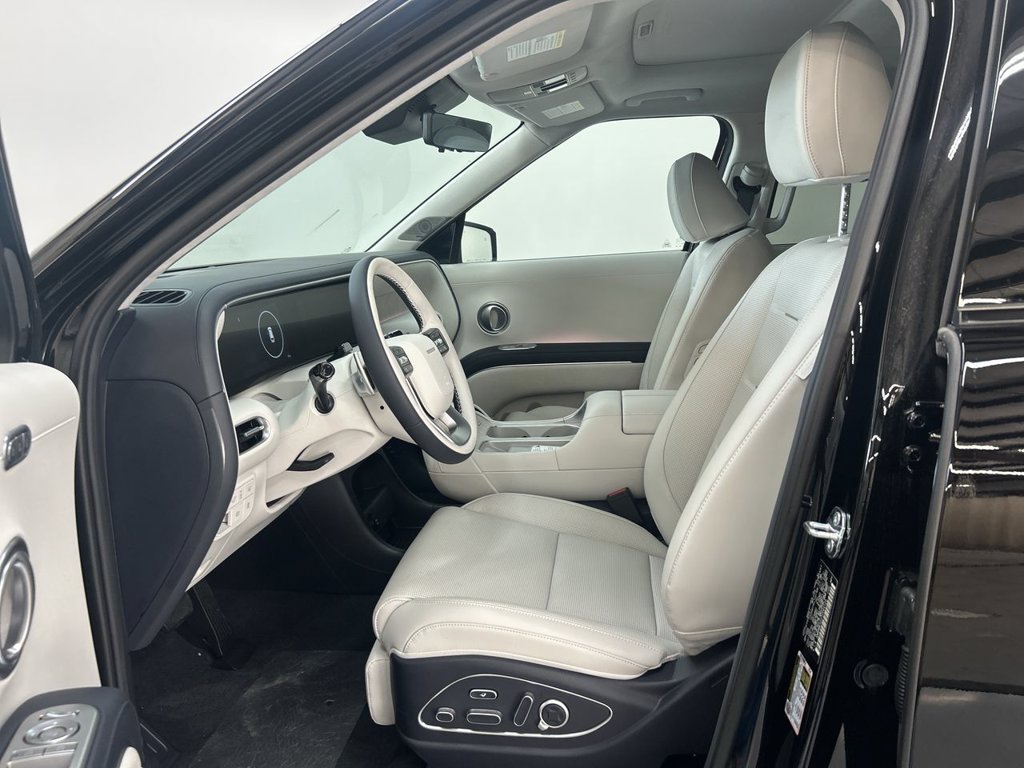 Used 2026 Abyss Black Hyundai Calligraphy image 12