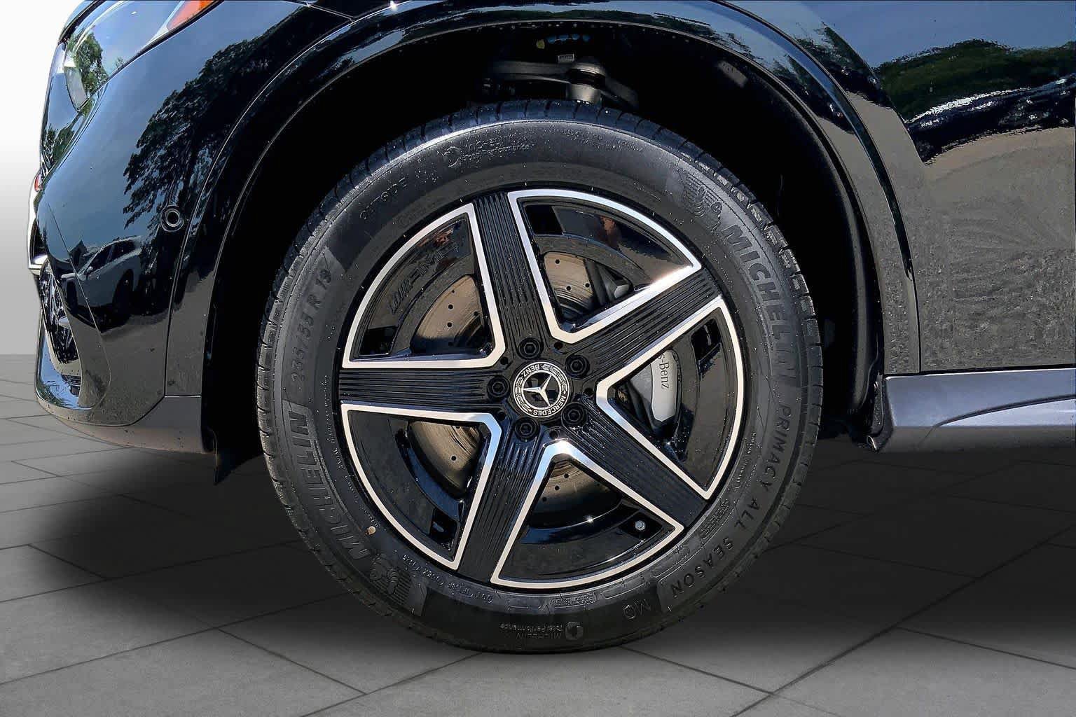 New 2026 Black Mercedes-Benz GLC 300 image 15