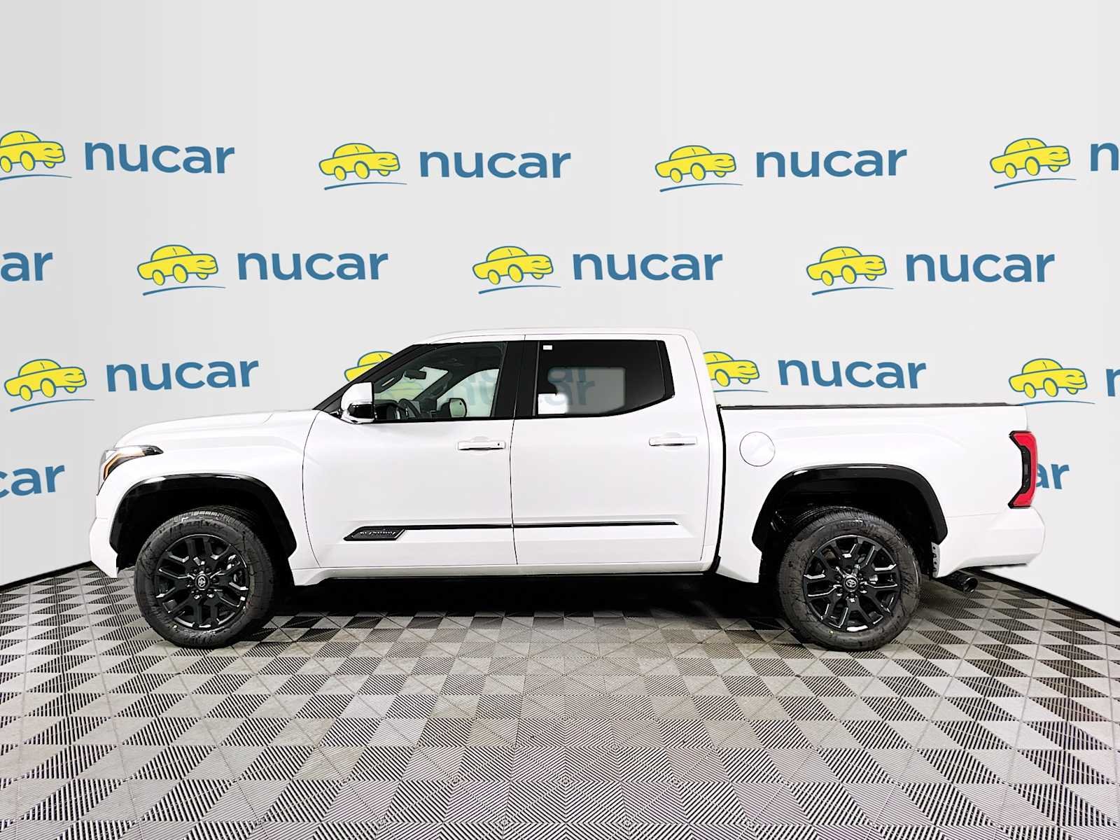 Used 2025 Wind Chill Pearl Toyota Platinum image 3