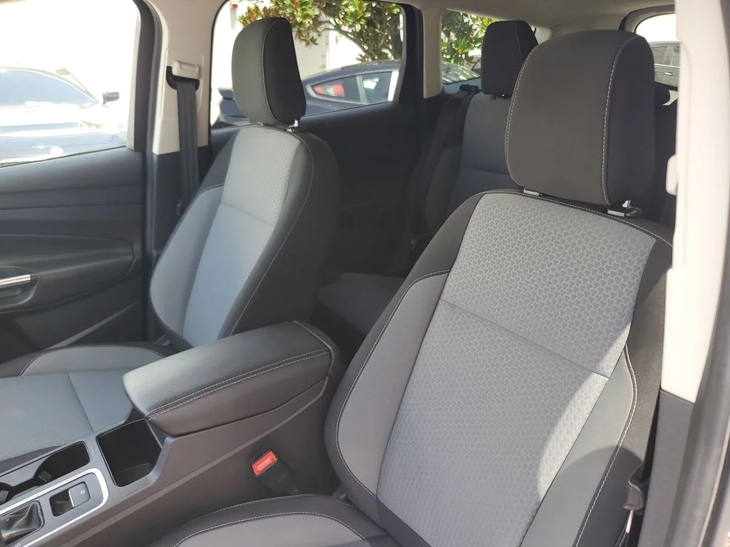Used 2018 Gray Ford SE image 19
