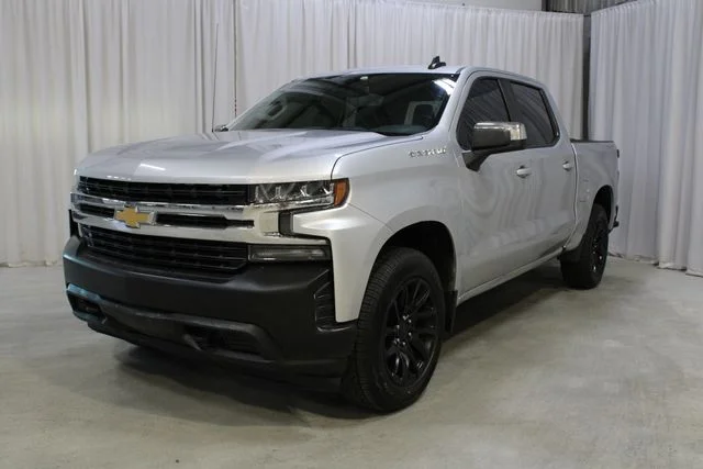 Used 2020 Silver Chevrolet LT image 31
