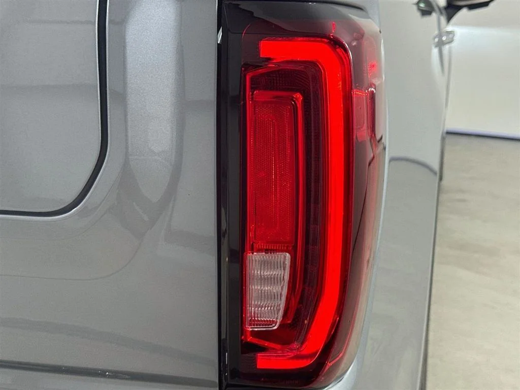 Used 2025 Silver GMC SLT image 33