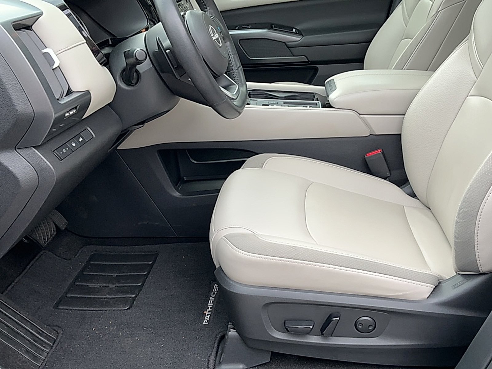 2023 Nissan Pathfinder SL - Photo 15