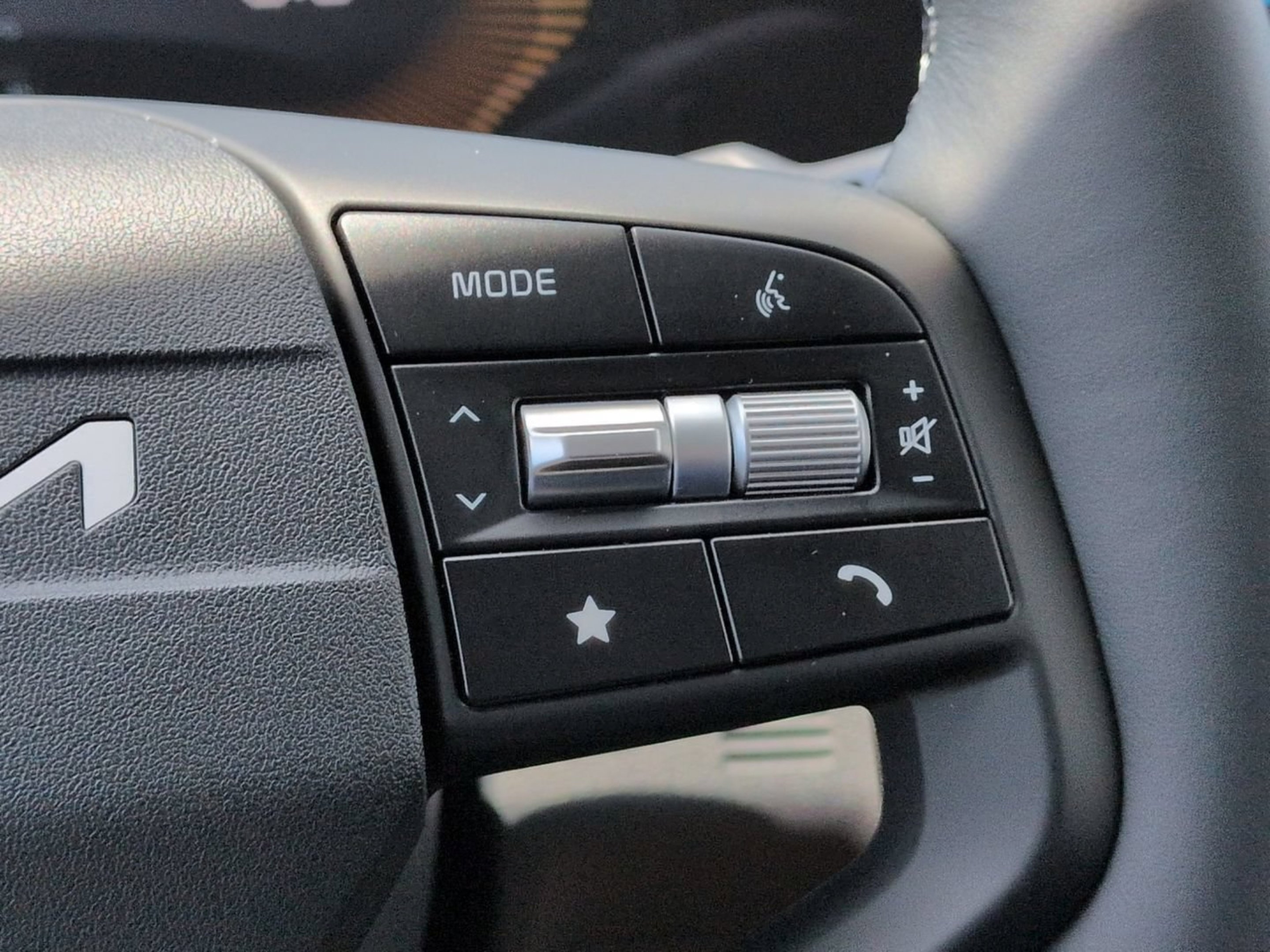 New 2026 Wolf Gray Kia EX image 31