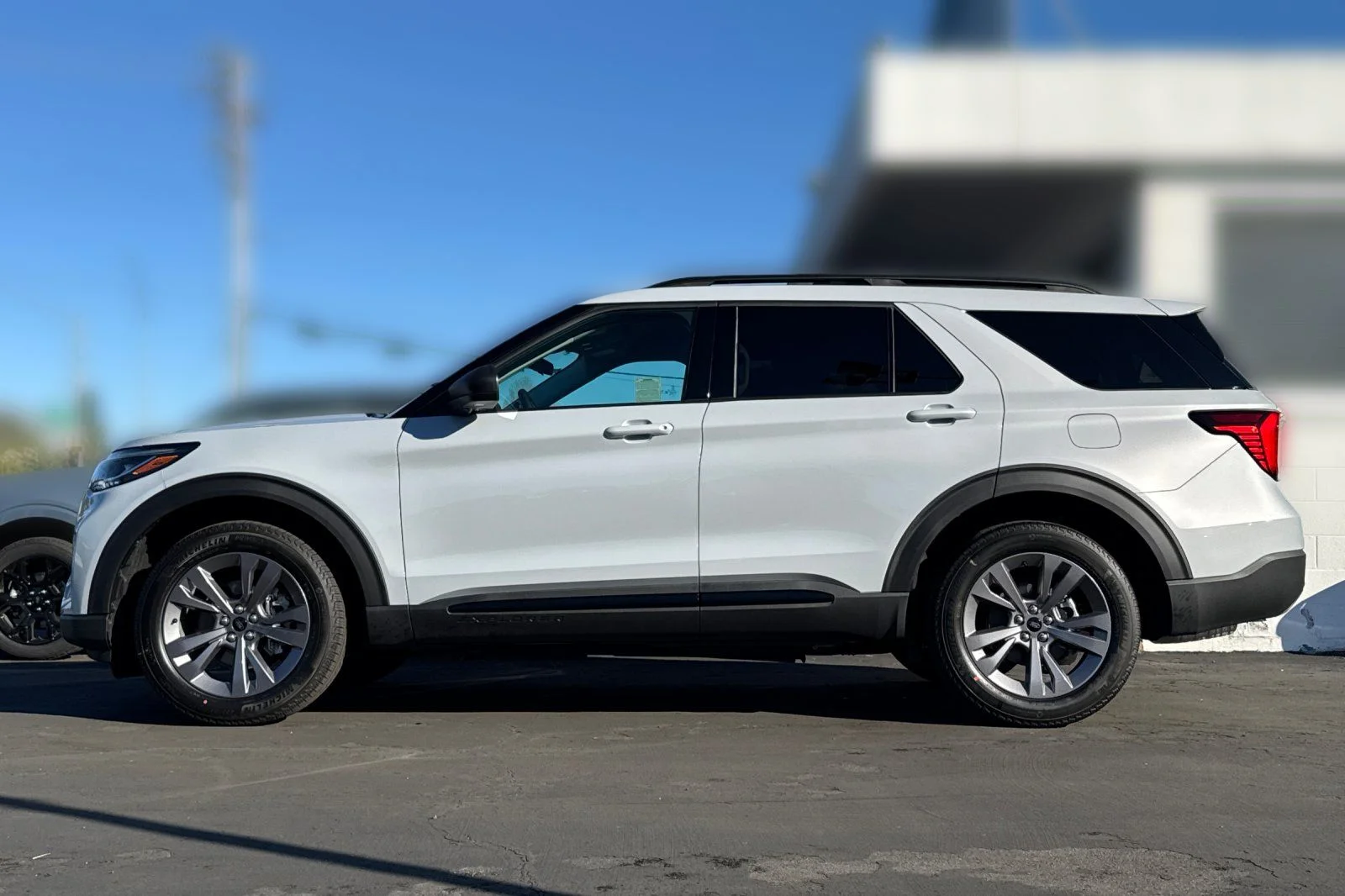 New 2026 Space White Metallic Ford Active image 9