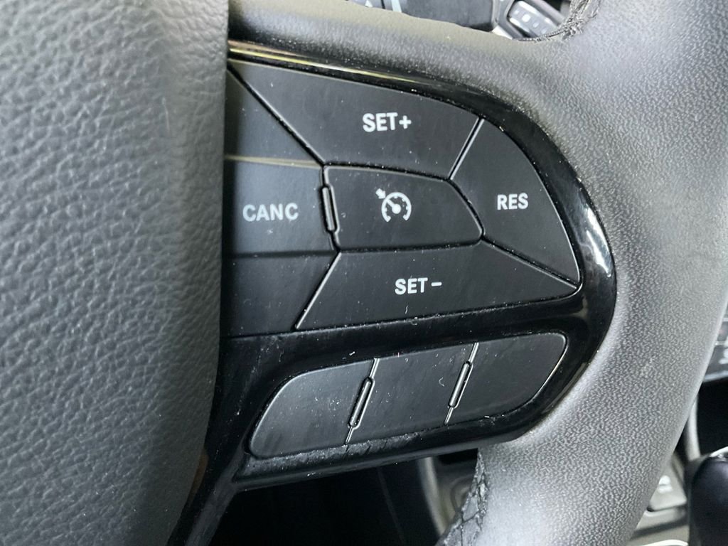 Used 2021 White Jeep Latitude Plus image 35