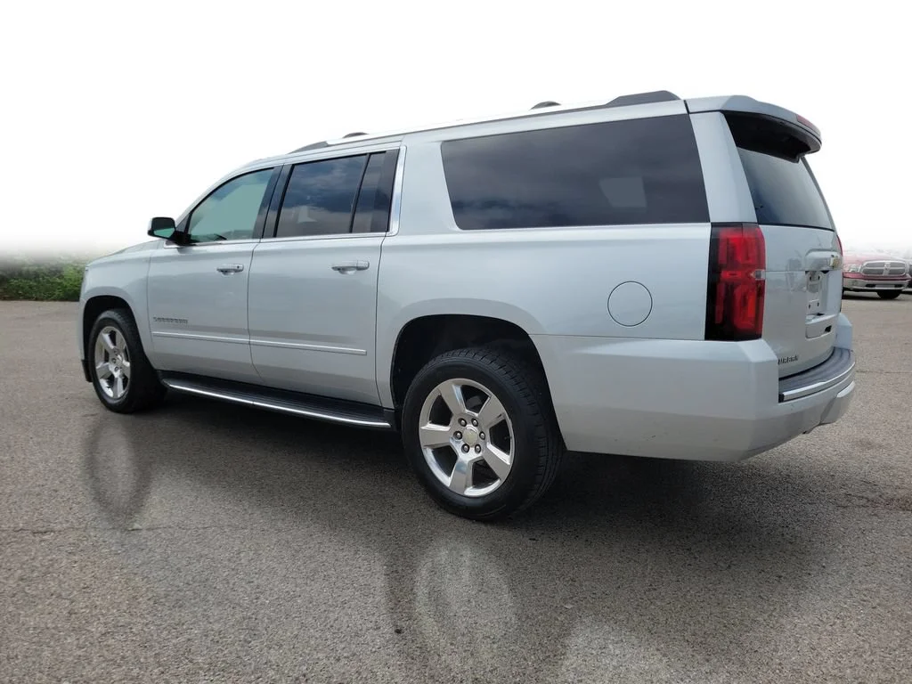 Used 2018 SILVER ICE METALLIC Chevrolet Premier image 3