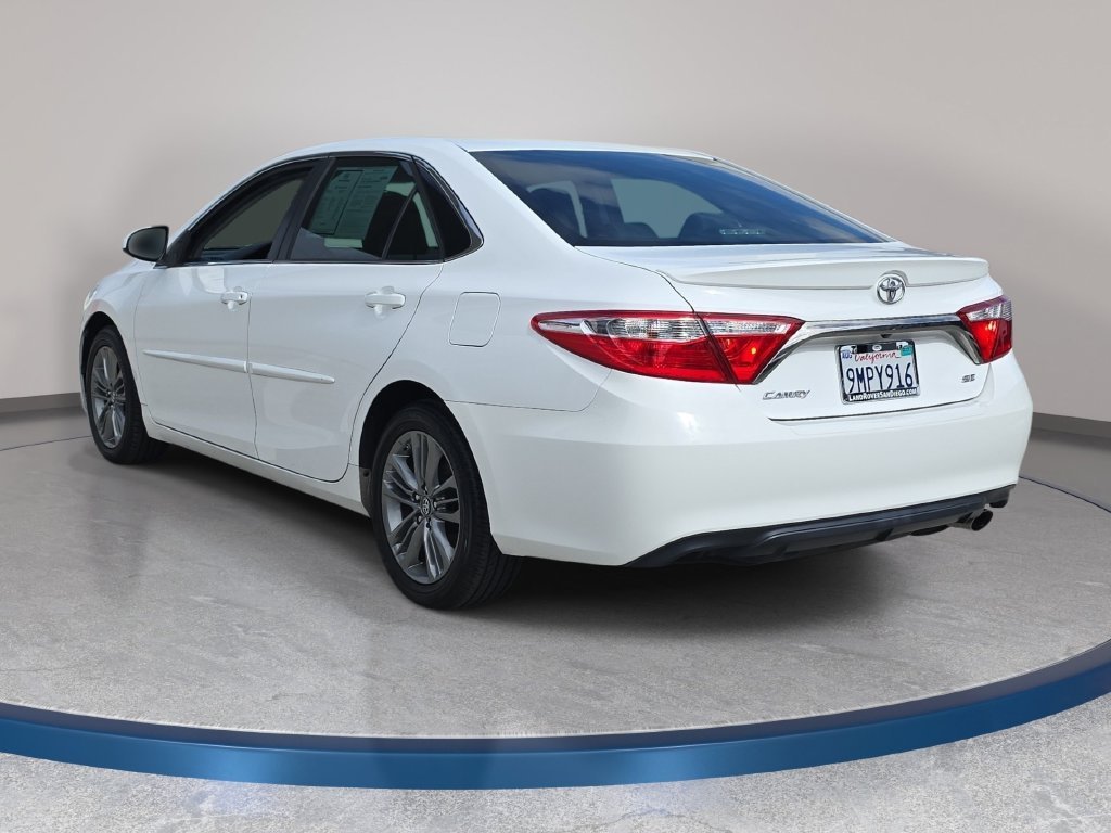 Used 2017  Toyota SE image 8