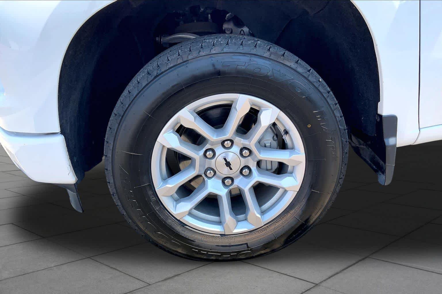 Used 2023 Summit White Chevrolet RST image 10