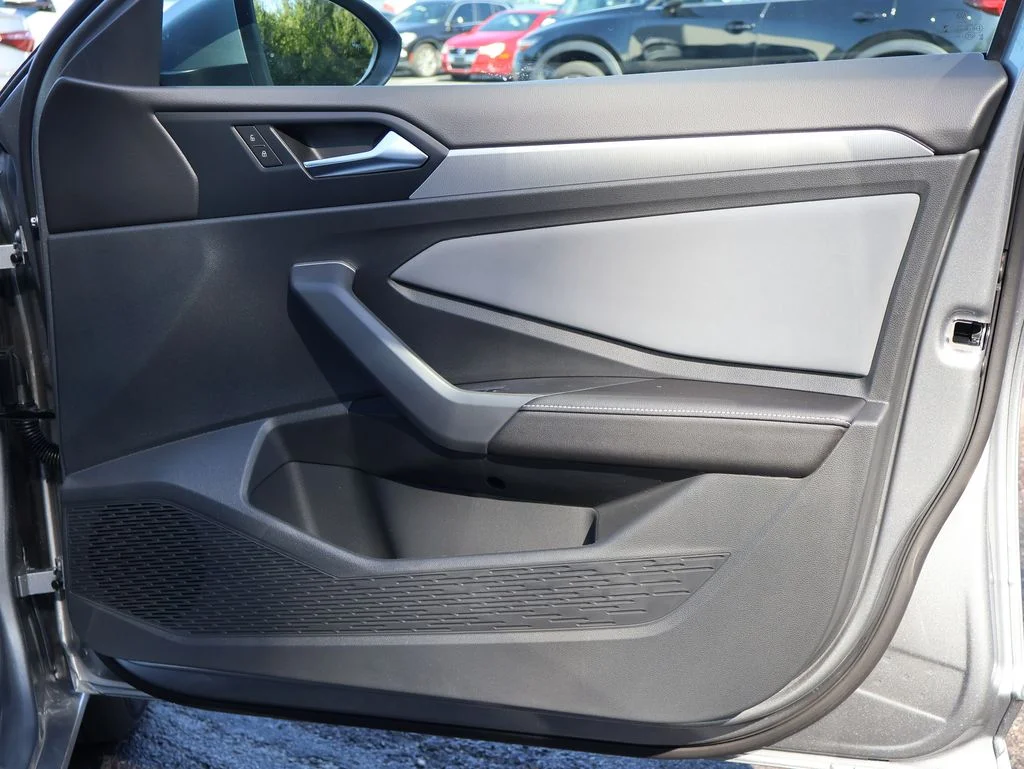 2026 Volkswagen Jetta SE - Photo 37