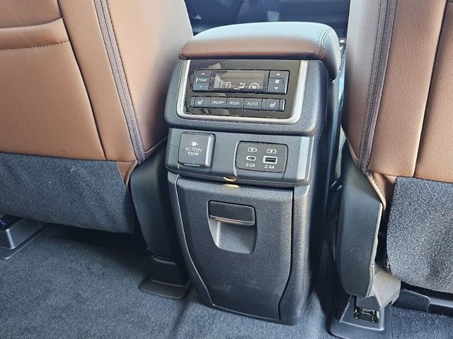 New 2026 CRYSTAL WHITE PEARL Subaru Touring 7-Passenger image 21