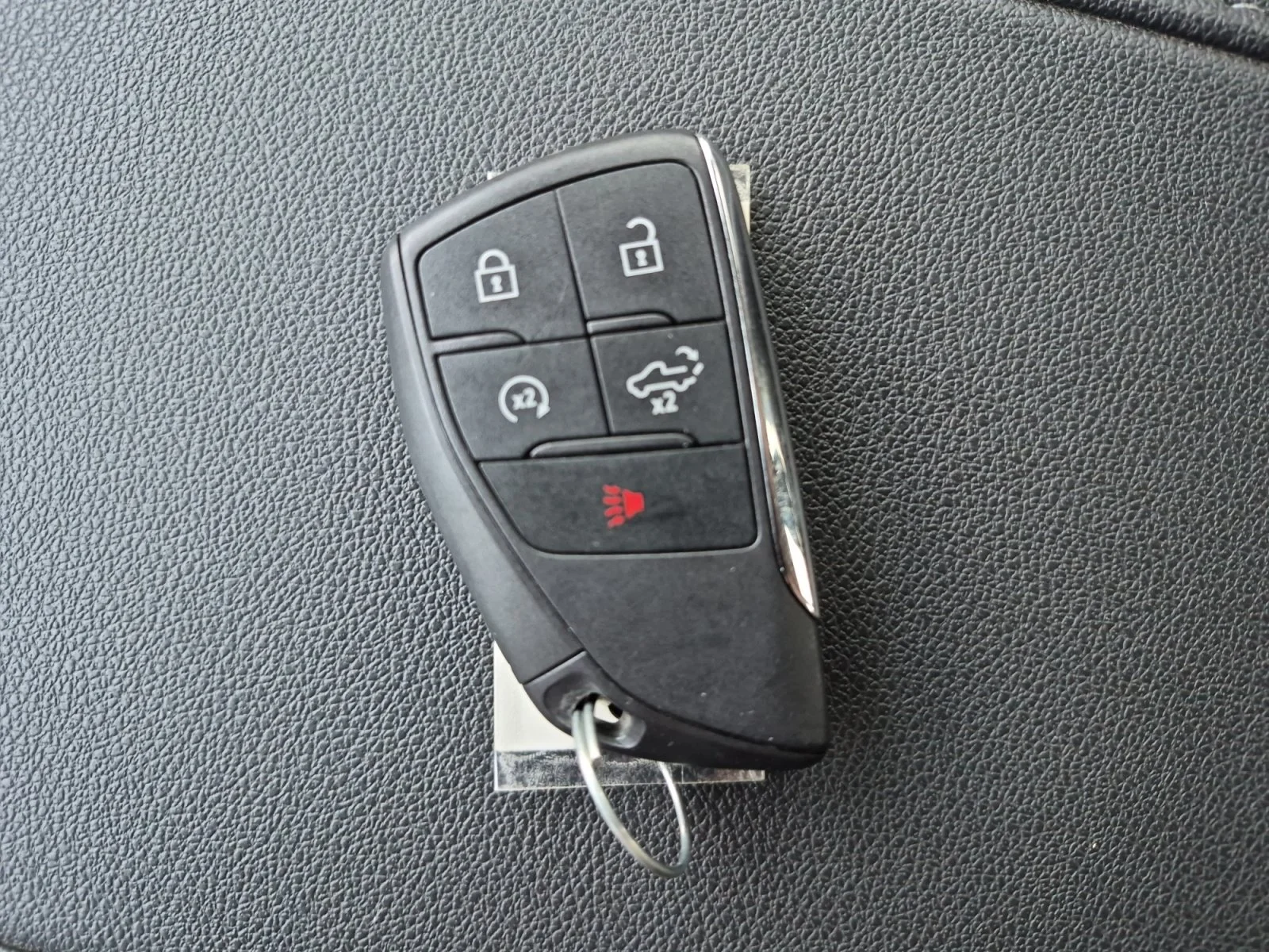 Used 2025 Sterling Gray Metallic Chevrolet LT Trail Boss image 31