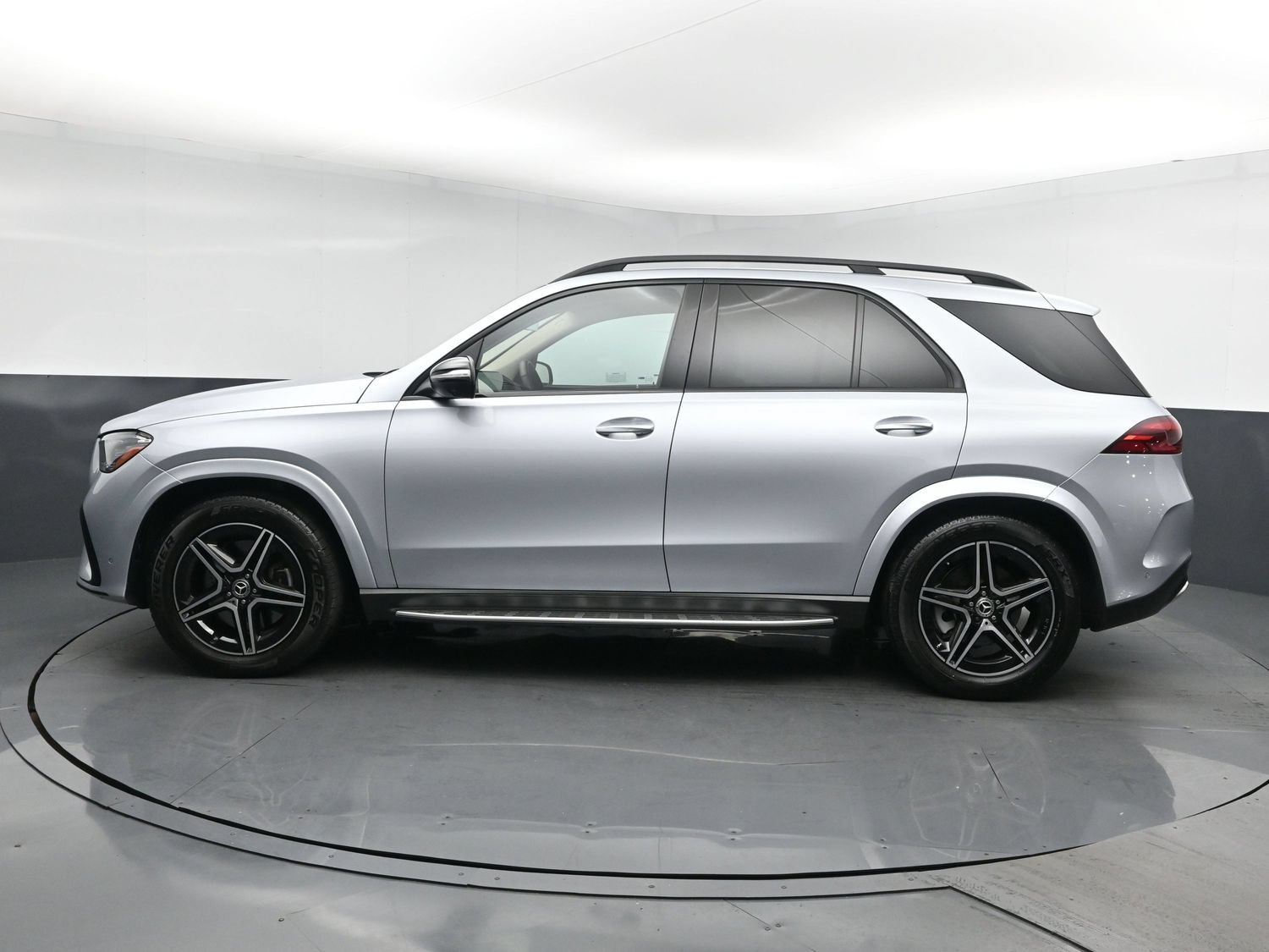 Used 2026 Silver Mercedes-Benz GLE 580 image 4