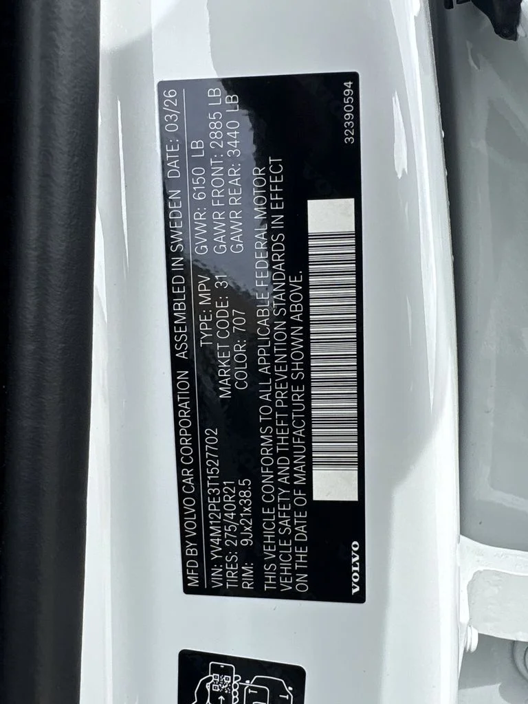 New 2026 Crystal White Volvo Plus image 31