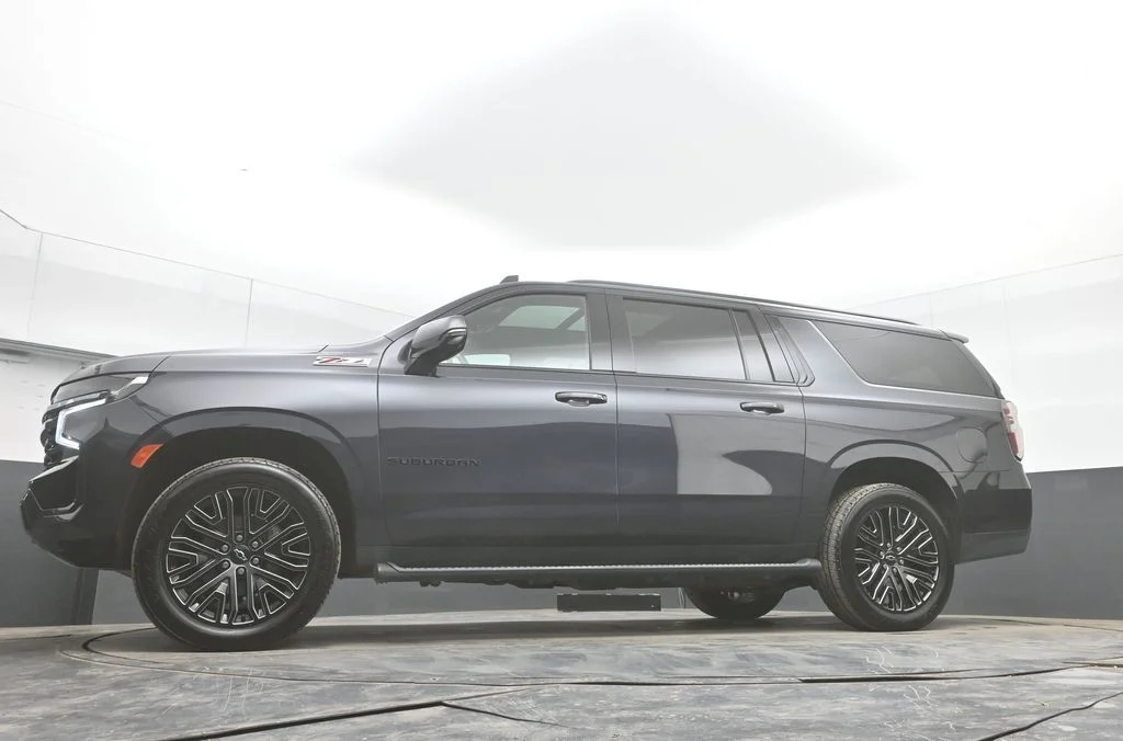 Used 2022 Gray Chevrolet Z71 image 45