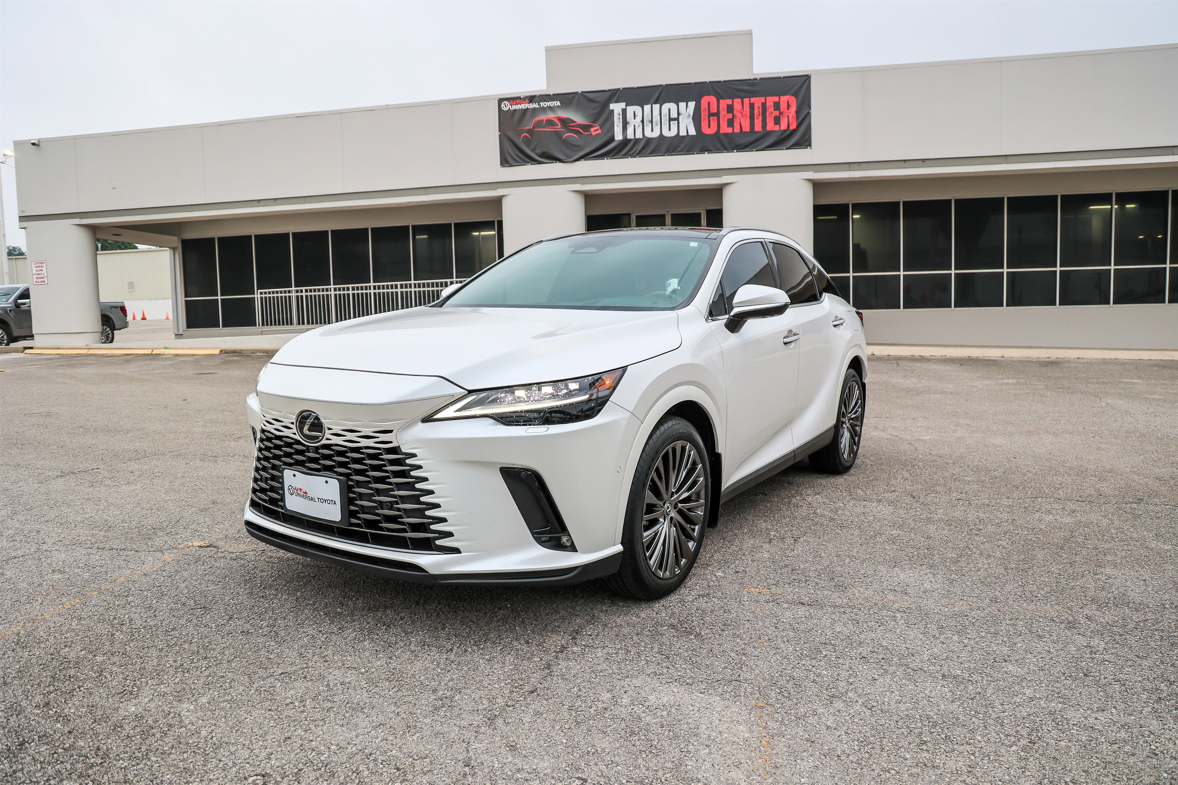 Used 2024 EMINENT WHITE PEA Lexus RX 350 Luxury image 1