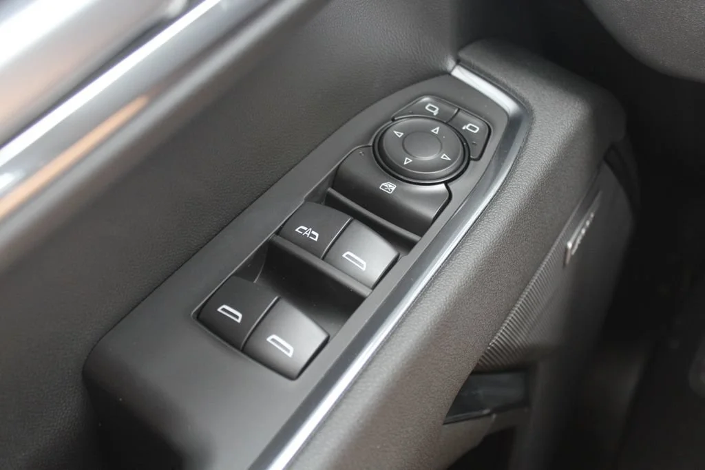 New 2026 Onyx Black GMC Elevation image 23