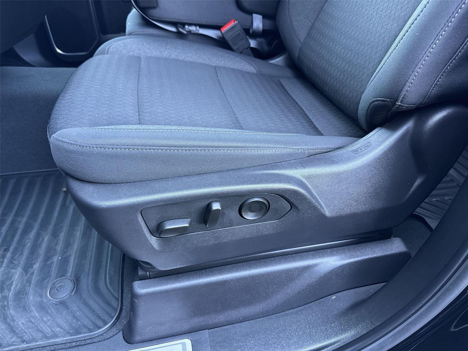 2025 Chevrolet Silverado 1500 LT - Photo 24
