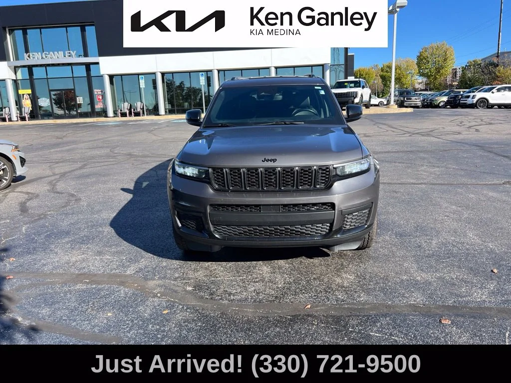 Used 2021 Gray Jeep Altitude image 2