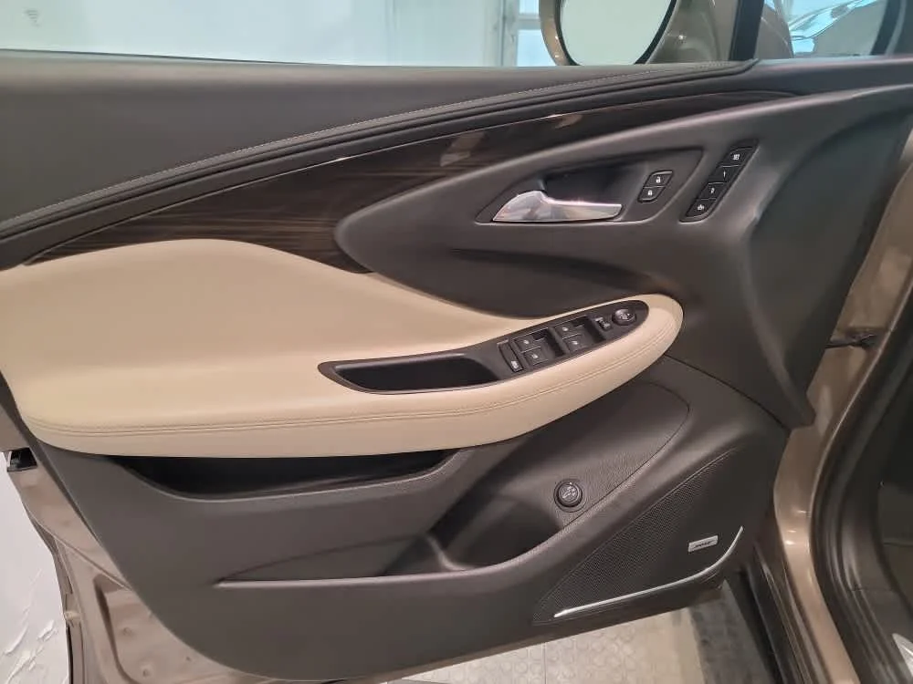 Used 2019 BRONZE ALLOY METALLIC Buick Premium image 9