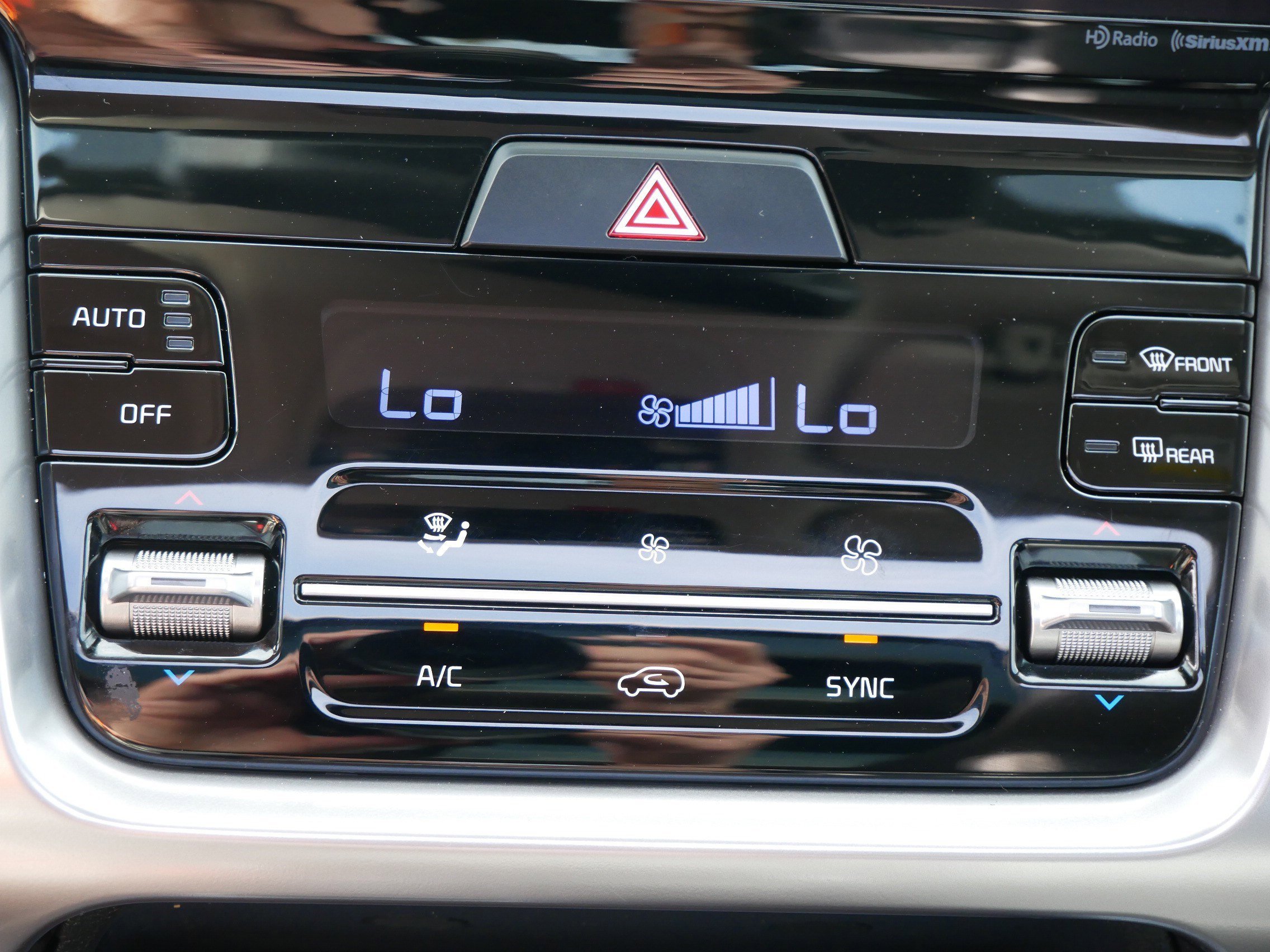 Used 2023 Glacial White Pearl Kia X-Line EX image 23