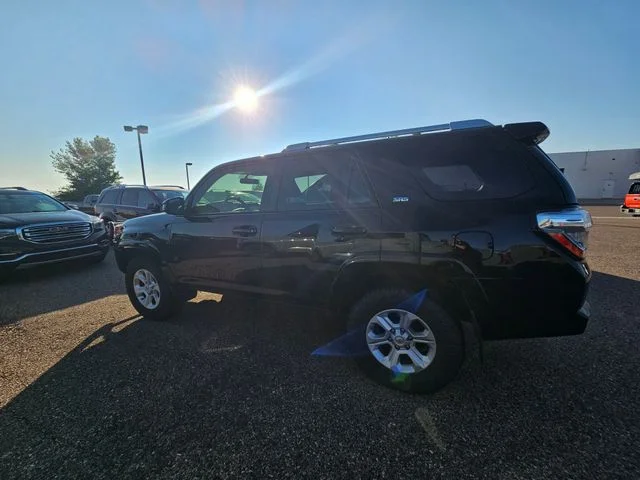 Used 2016 Midnight Black Metallic Toyota SR5 image 11