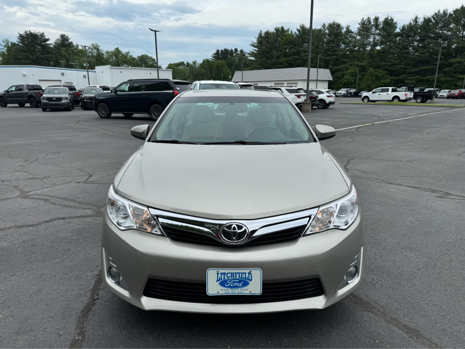 Used 2014 Creme Brulee Mica Toyota XLE image 7