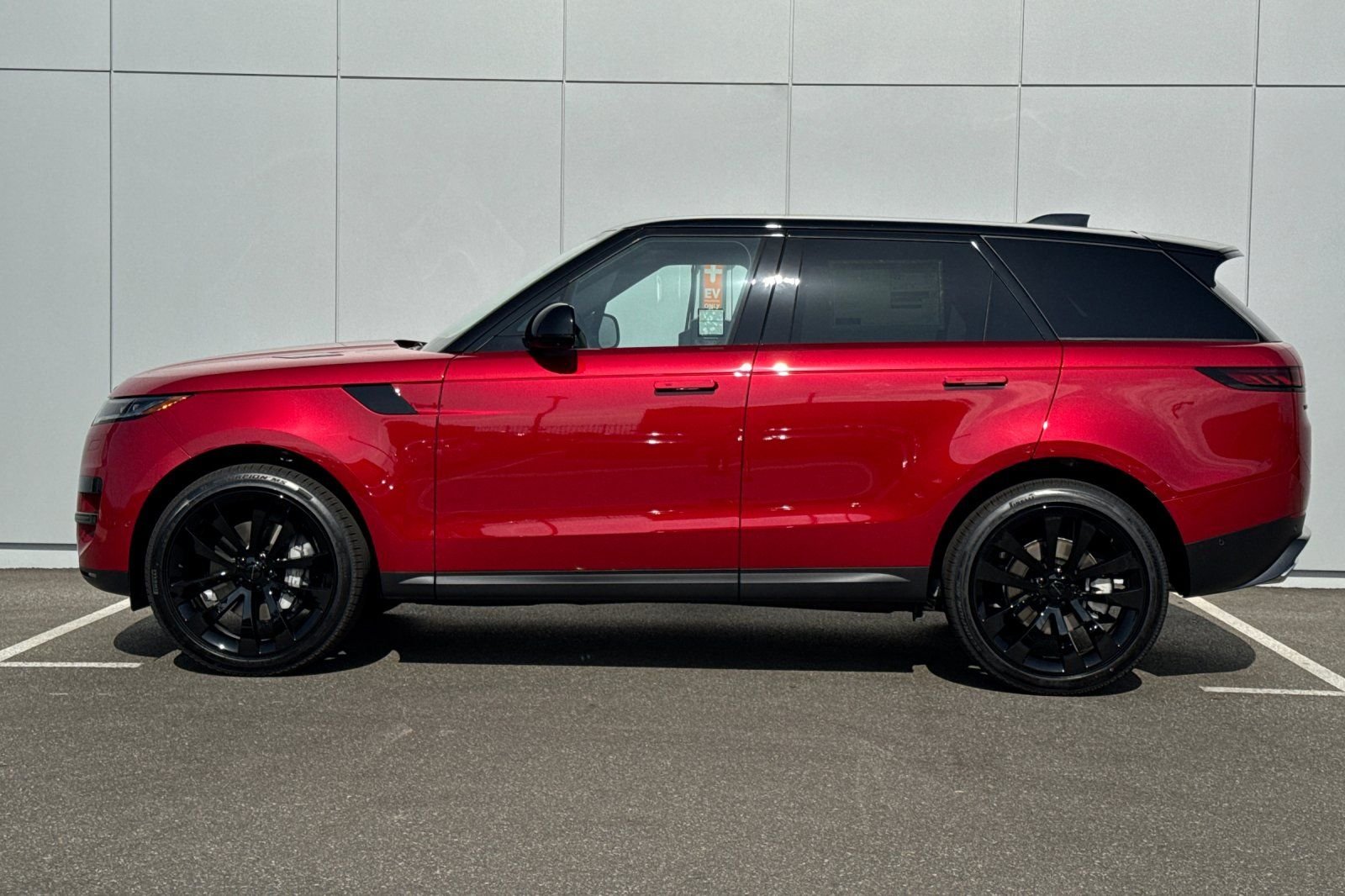 New 2026 Firenze Red Land Rover SE image 2