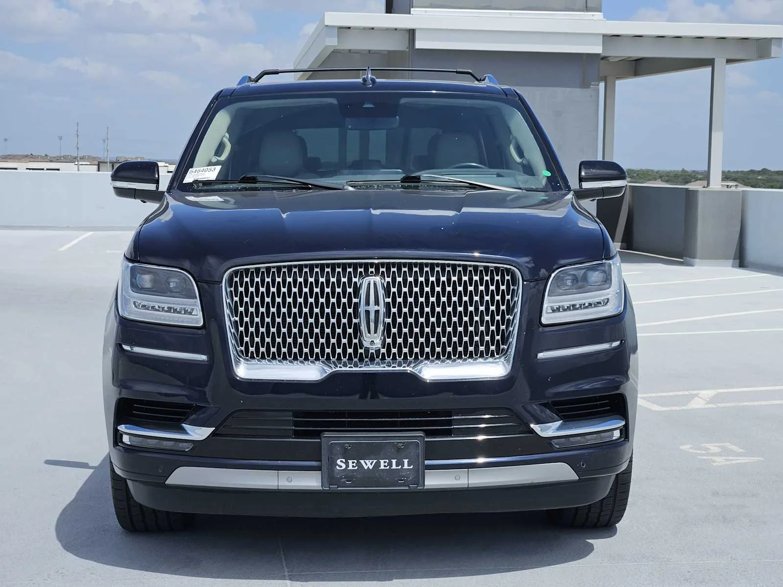Used 2021 Signature Navy Lincoln Reserve image 2